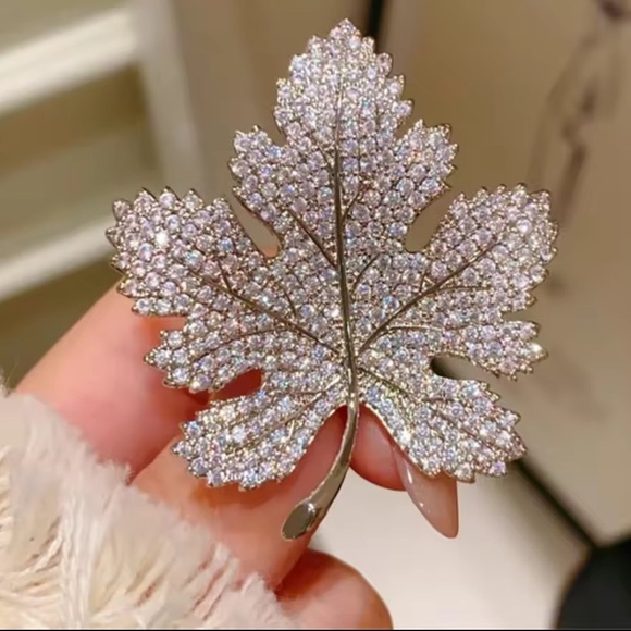 Autumn Crystal Leaf Silver Brooch - Picture 7 of 7